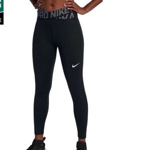 Nike Women's Pro Intertwist 7/8 Leggings